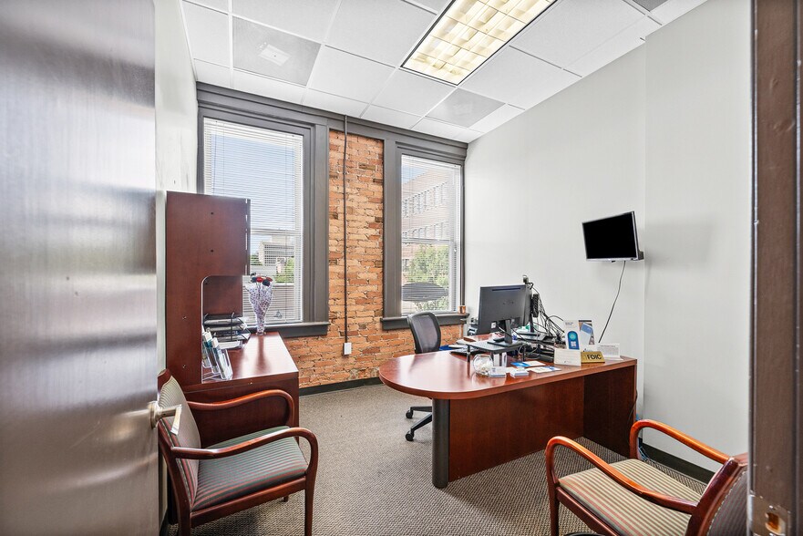 More Photos Of 105 E North St, Greenville Office For Lease