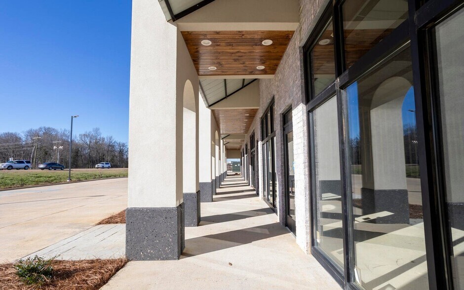 More Photos Of 100 Germantown blvd, Gluckstadt General Retail For Lease