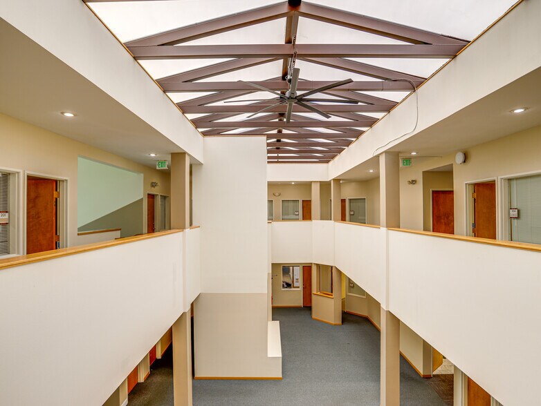 More Photos Of 20055 SW Pacific Hwy, Sherwood Office For Lease