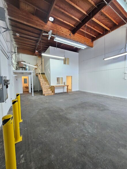 More Photos Of 141 Lost Lake Ln, Campbell Industrial For Lease