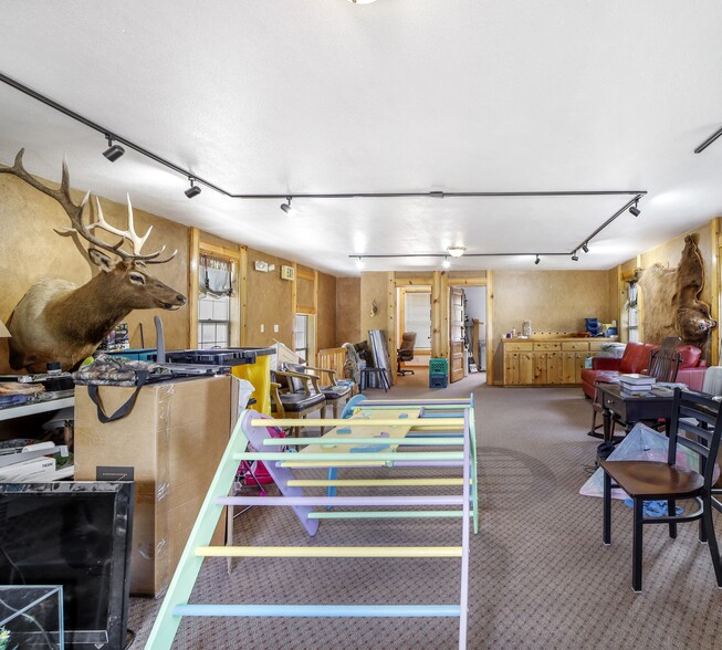 More Photos Of 418 W Spruce St, Mackay Hotel For Sale