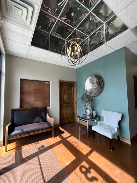 More Photos Of 655 S 4th E, Preston Fast Food For Lease