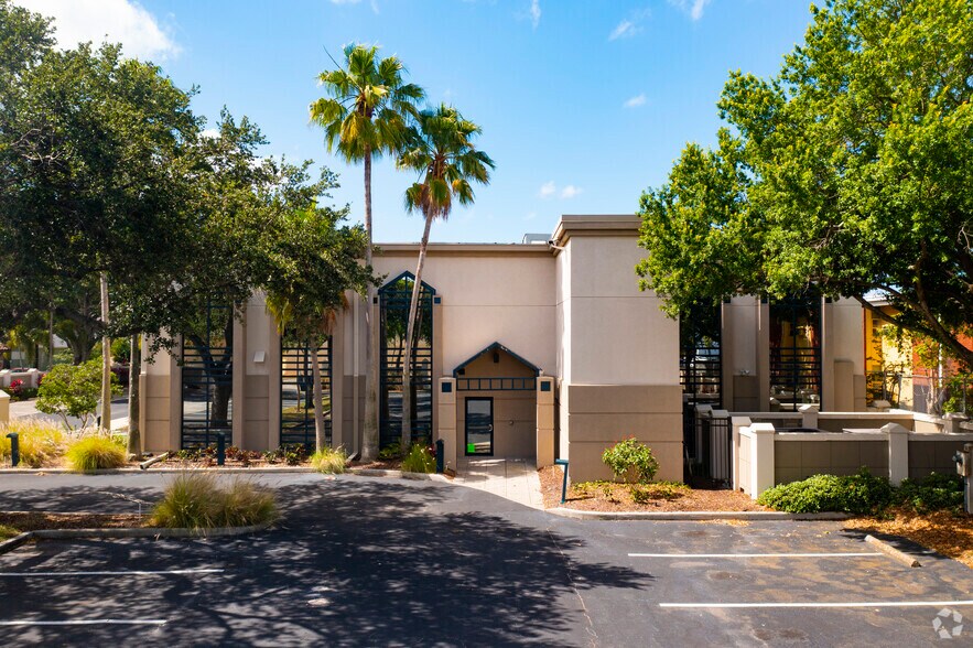 More Photos Of 3709 W Jetton Ave, Tampa Office For Lease