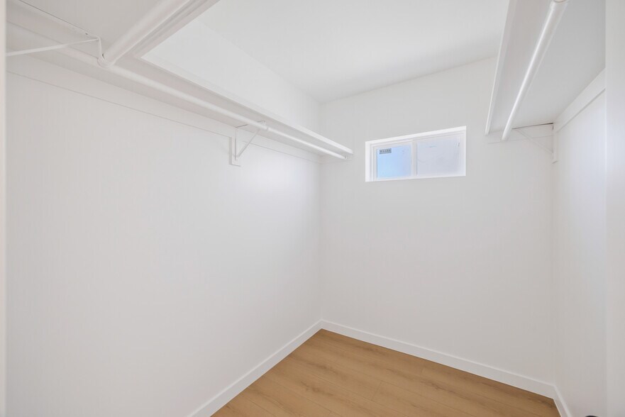 More Photos Of 10905 Dalerose Ave, Inglewood Multifamily For Sale