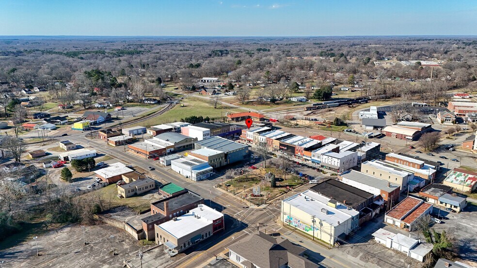 More Photos Of 5 Broadway St, McKenzie General Retail For Sale