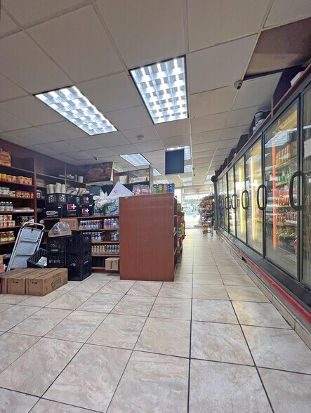 More Photos Of 4125-4127 White Plains Rd, Bronx General Retail For Sale