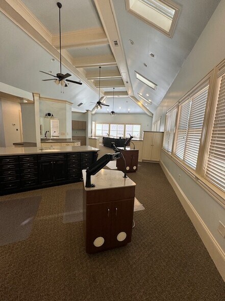 More Photos Of 4330 S Lee St, Buford Medical For Sale