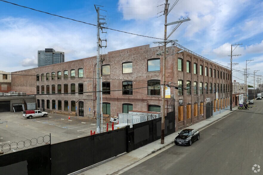 More Photos Of 440 Seaton St, Los Angeles Loft Creative Space For Sale
