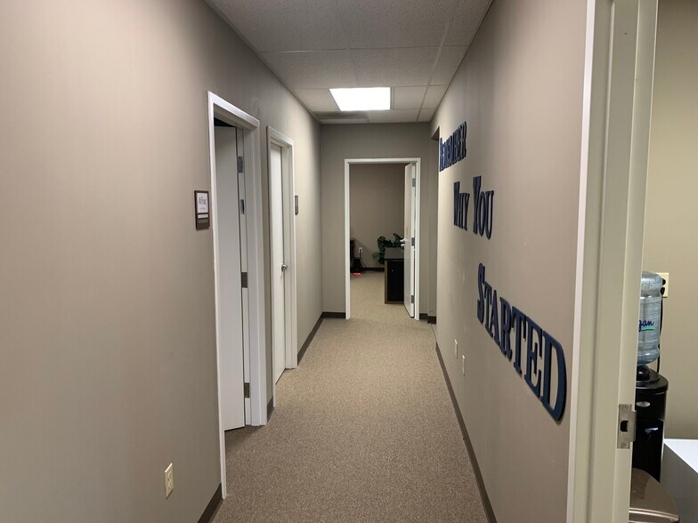 More Photos Of 1001 N Hickory Rd, South Bend Office For Lease
