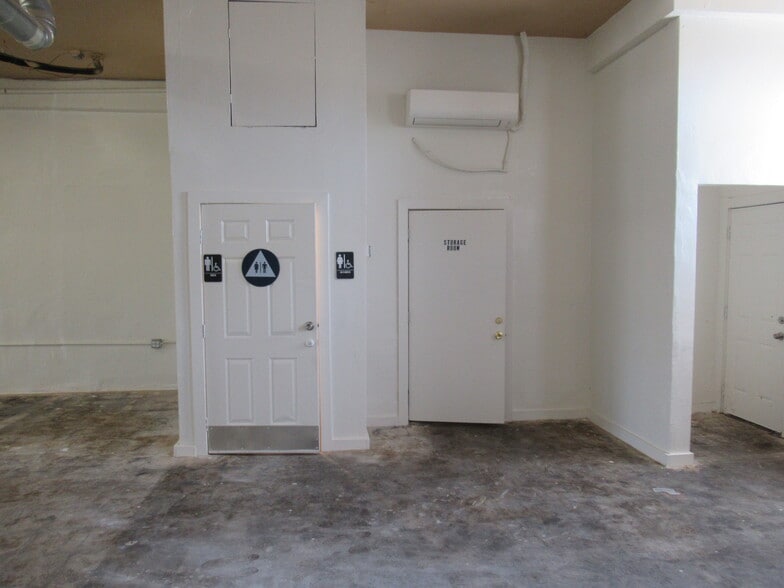 More Photos Of 1638 E Compton Blvd, Compton Freestanding For Sale