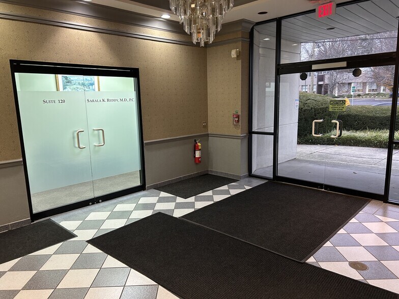 More Photos Of 755 Park Ave, Huntington Medical For Sale