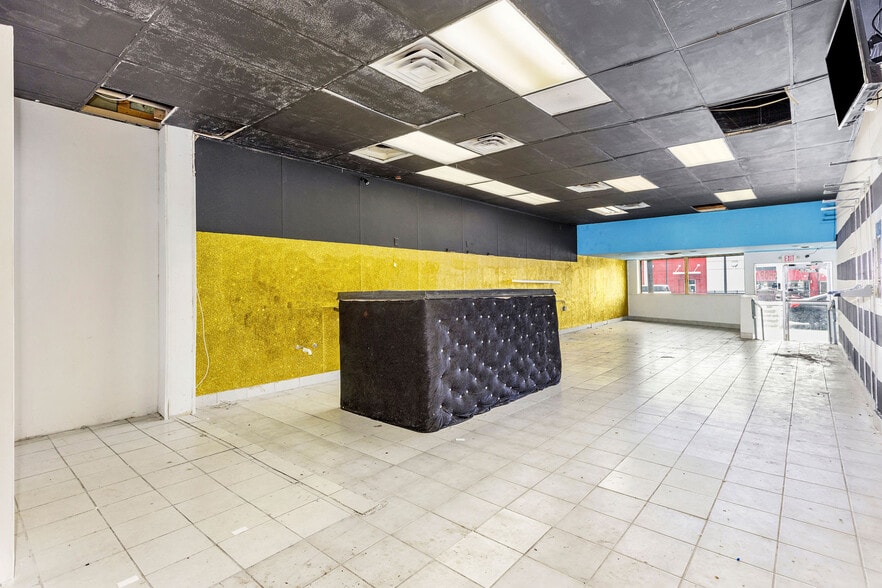 More Photos Of 4539 Montgomery Rd, Cincinnati Storefront Retail Residential For Lease