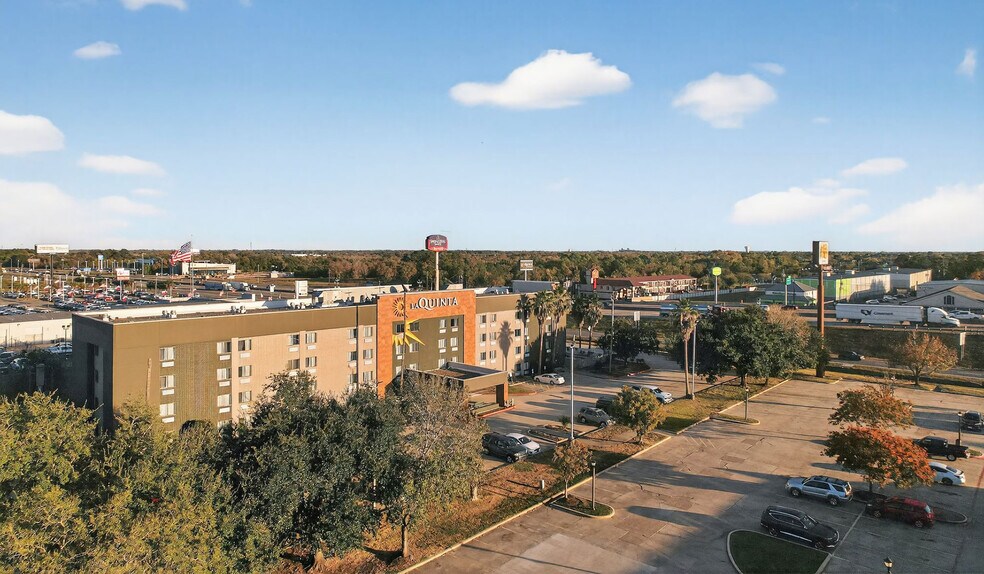 More Photos Of 5215 Interstate 10 E, Baytown Hotel For Sale