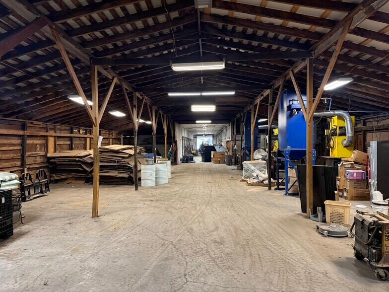 More Photos Of 2290 W Jeff Davis Hwy, Elkton Warehouse For Lease