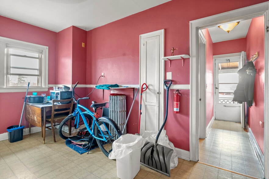 More Photos Of 1205 Garfield Ave, Lincoln Park Apartments For Sale