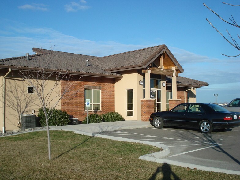 More Photos Of 7139 W Hood Pl, Kennewick Office For Lease