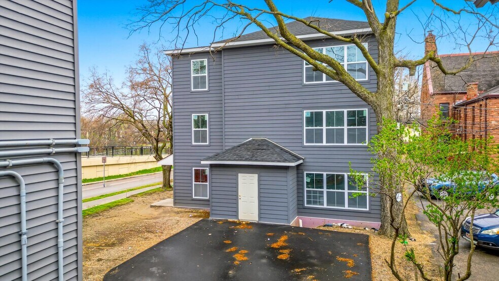 More Photos Of 814 6th St SE, Minneapolis Apartments For Sale