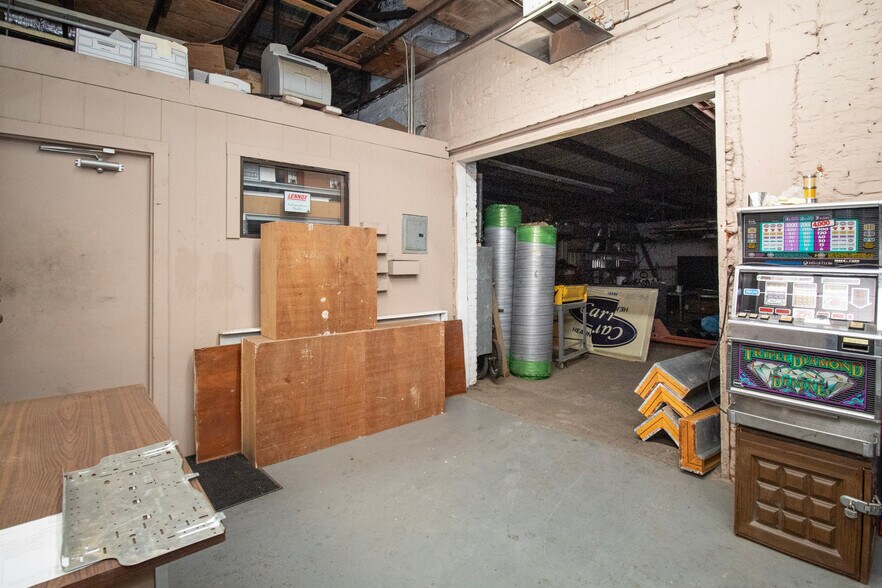 More Photos Of 1401 Guatemozin St, Laredo Warehouse For Sale