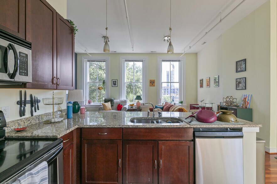 More Photos Of 119-123 E Broad St, Richmond Apartments For Sale