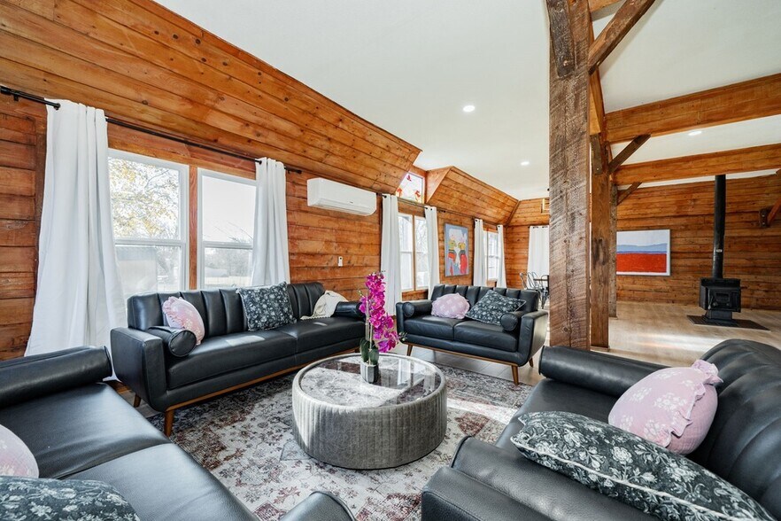 More Photos Of 691 Bear Rd, Van Alstyne Specialty For Sale