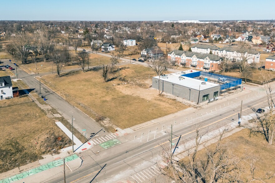 More Photos Of 8911 Kercheval ave, Detroit Land For Sale