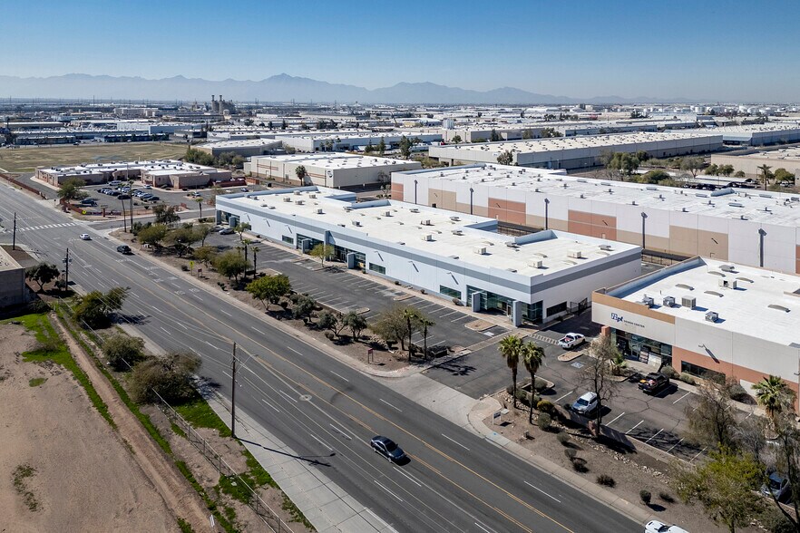 More Photos Of 620 N 43rd Ave, Phoenix Warehouse For Lease