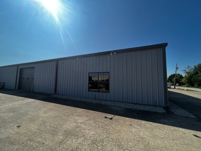 More Photos Of 101 Kristen Ct, Wylie Warehouse For Lease