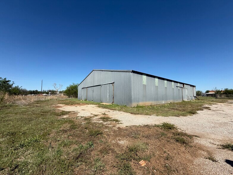 More Photos Of 3224 Industrial Dr, Wichita Falls Manufacturing For Lease