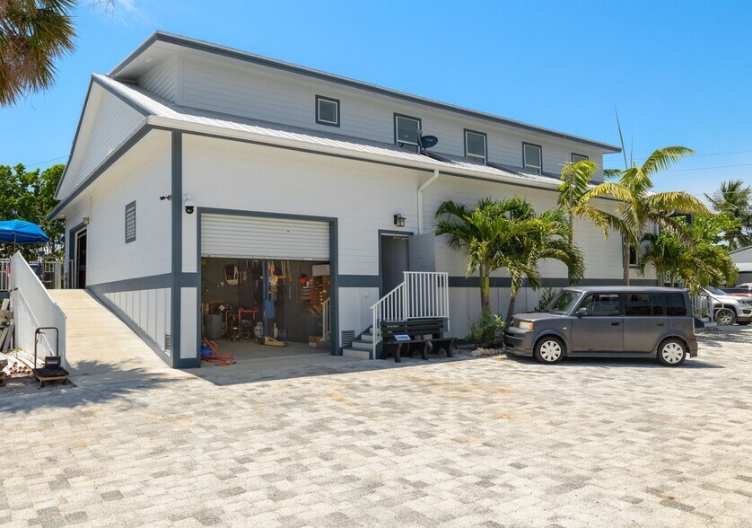 More Photos Of , Sanibel General Retail For Sale