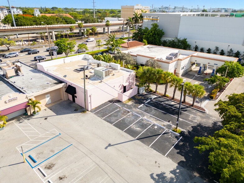 More Photos Of 1586 S Dixie Hwy, Coral Gables Restaurant For Lease