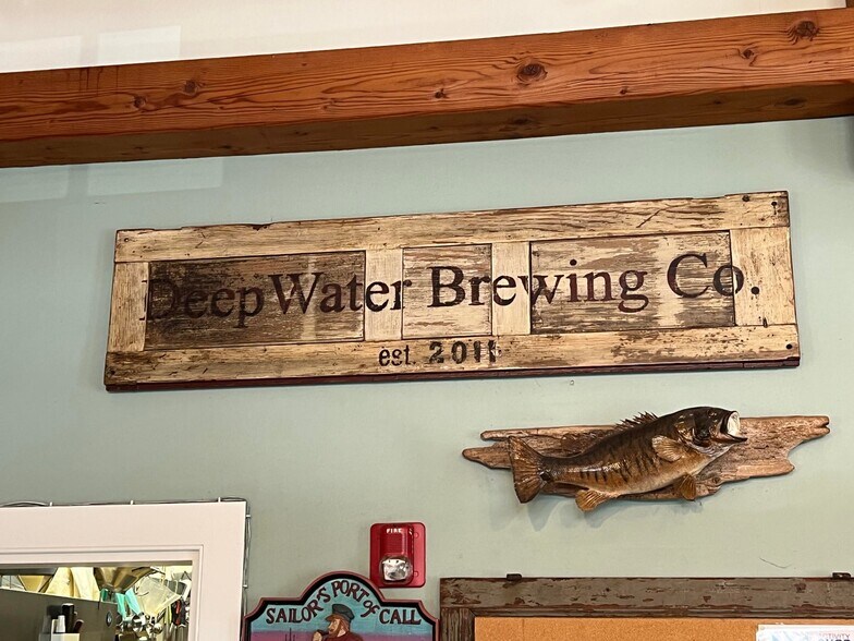 More Photos Of 33 Tenney Hl, Blue Hill Restaurant For Sale