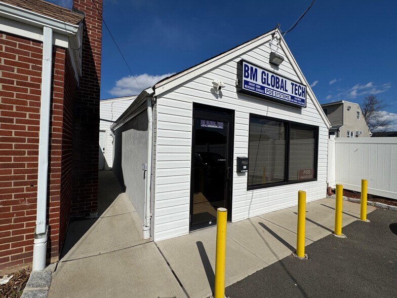 More Photos Of 800 Green St, Iselin Storefront Retail Residential For Sale