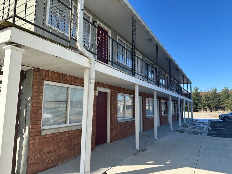 More Photos Of 1321 N 3rd St, Vincennes Apartments For Sale