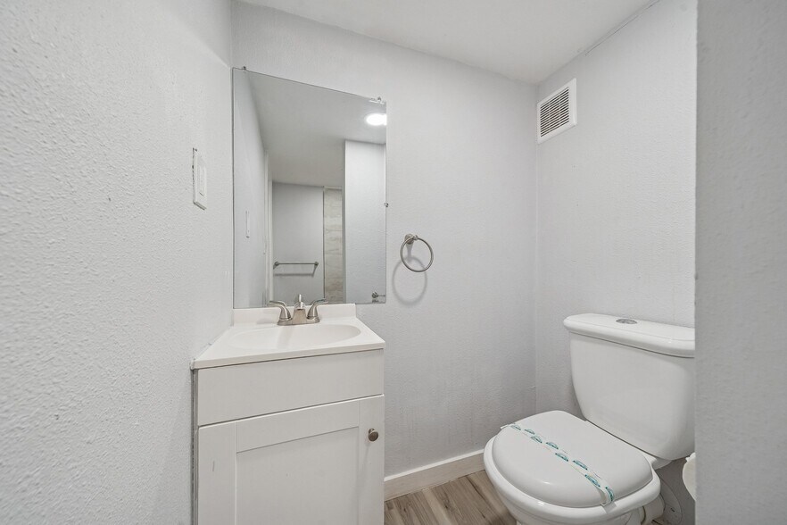 More Photos Of 1322 Avenue L, Galveston Multifamily For Sale