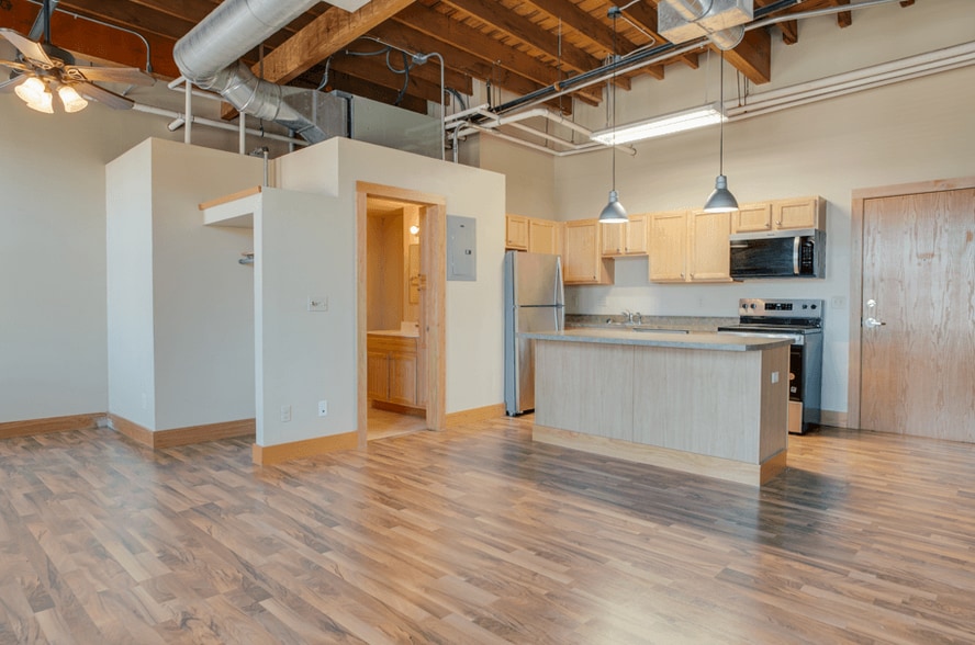 More Photos Of 121 4th St S, Moorhead Apartments For Lease