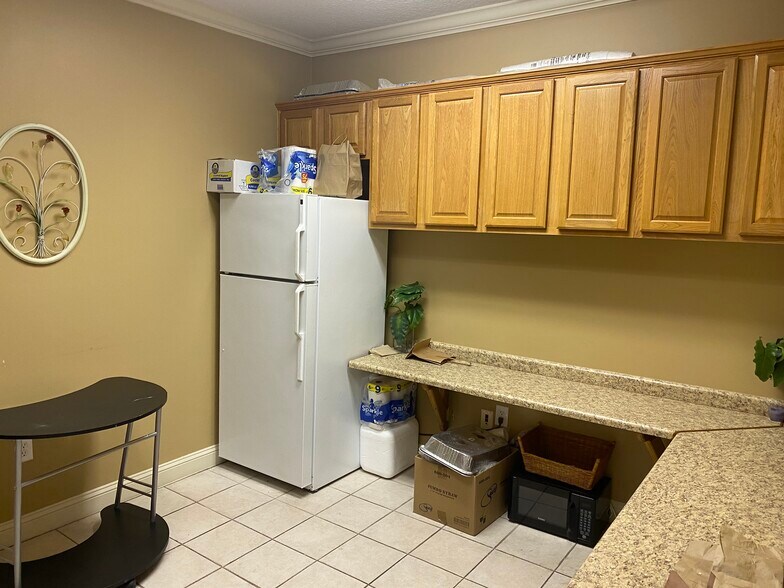 More Photos Of 6817 Southpoint Pky, Jacksonville Loft Creative Space For Lease