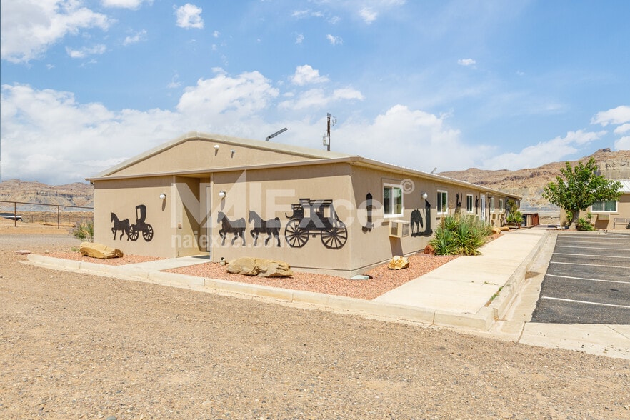 More Photos Of 605 S Independence Dr, Big Water Hotel For Sale