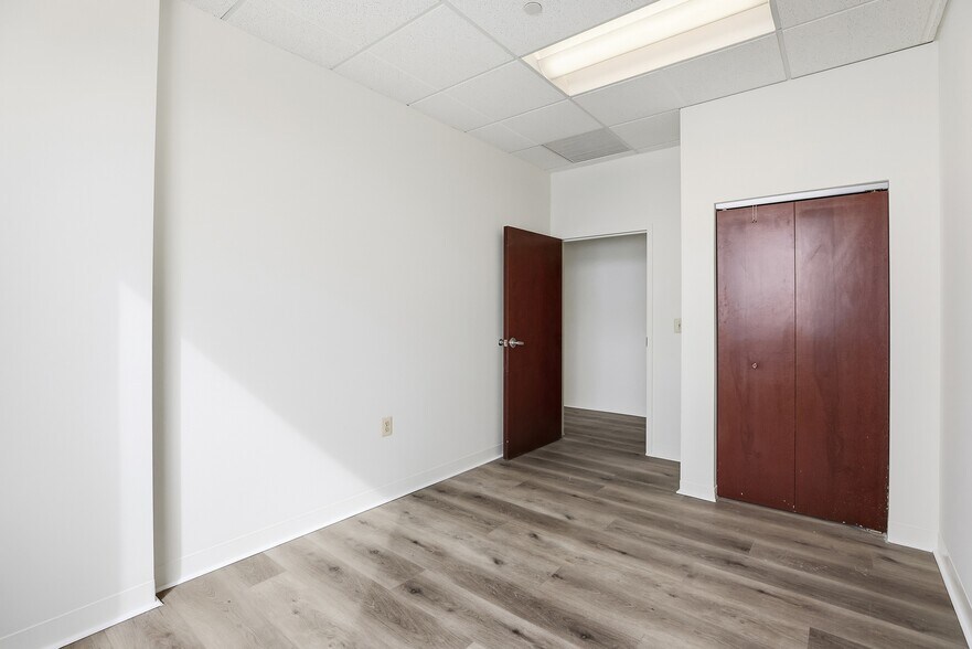 More Photos Of 2925 Lord Baltimore Dr, Windsor Mill Medical For Lease