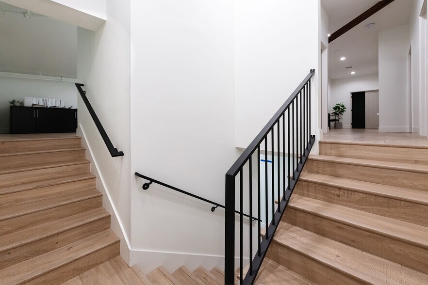 More Photos Of 15206 Grevillea Ave, Lawndale Warehouse For Lease