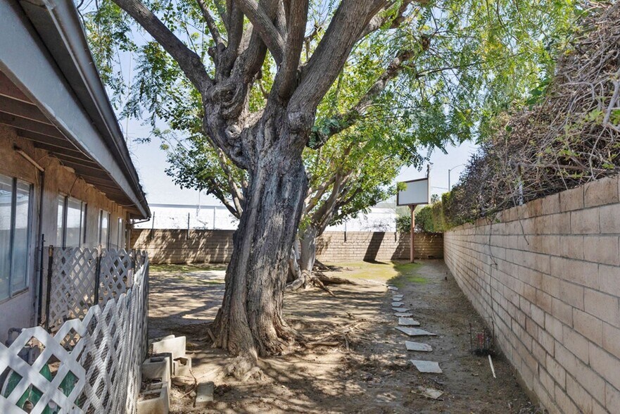 More Photos Of 3737 San Gabriel River Pky, Pico Rivera Land For Sale