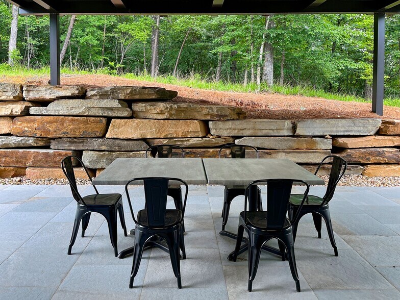 More Photos Of 1857 Commons North Dr, Tuscaloosa Office For Lease