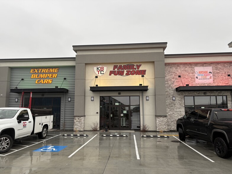 Primary Photo Of 8425 D Chapel Hill Blvd, Pasco General Retail For Lease