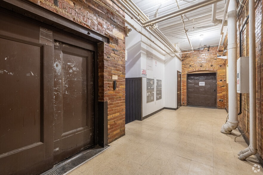 More Photos Of 208 S Pulaski St, Baltimore Light Manufacturing For Sale