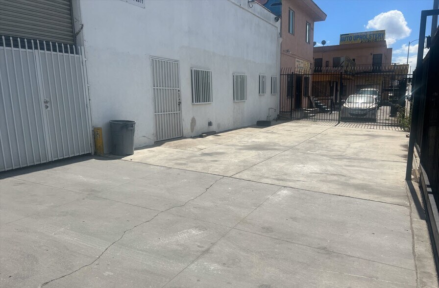 More Photos Of 6740 Crenshaw Blvd, Los Angeles Auto Repair For Lease
