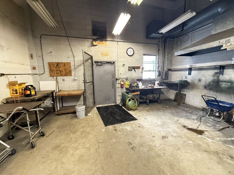 More Photos Of 3813 Eastern Ave SE, Grand Rapids Industrial For Sale