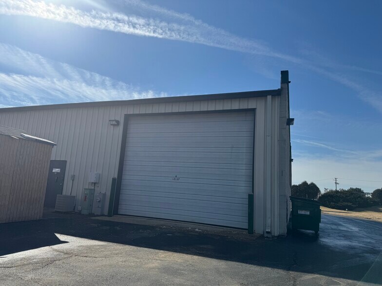 More Photos Of 12137 Rhea Dr, Plainfield Warehouse For Lease