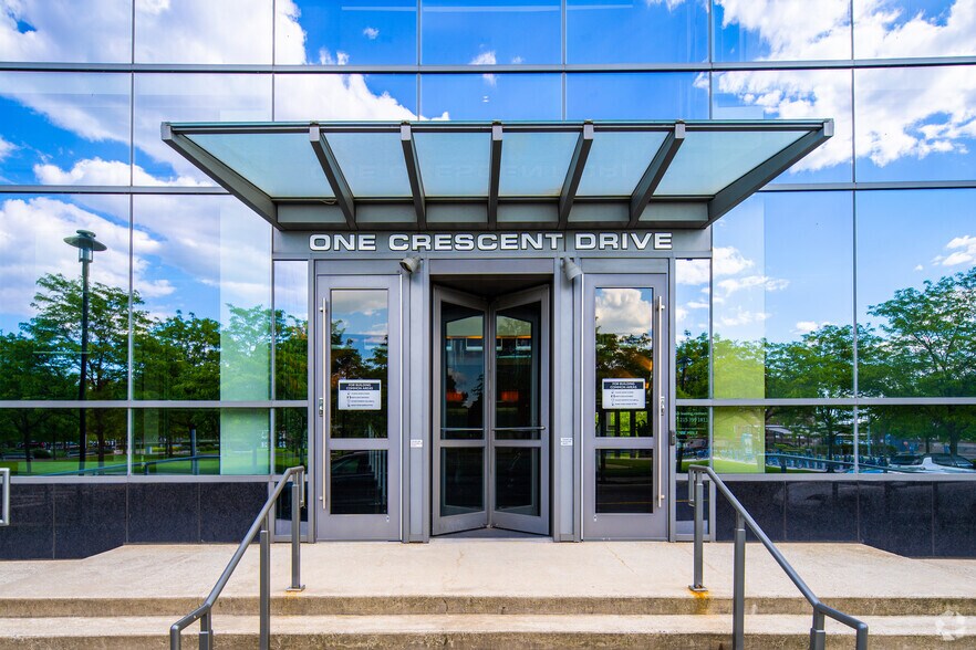 More Photos Of 1 Crescent Dr, Philadelphia Office For Lease