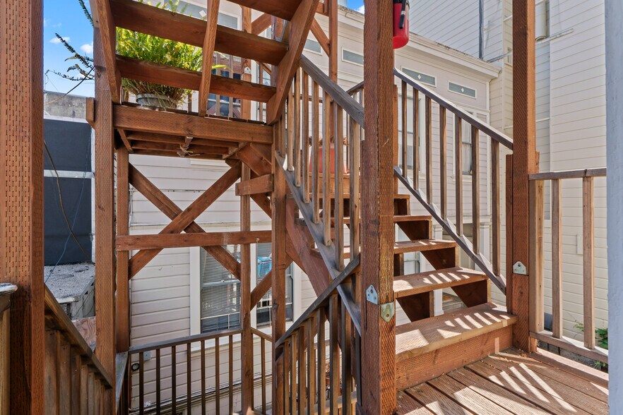 More Photos Of 123-127 Albion St, San Francisco Apartments For Sale