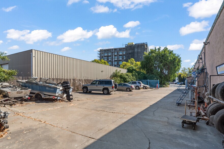 More Photos Of 300 Sango Ct, Milpitas Auto Repair For Sale