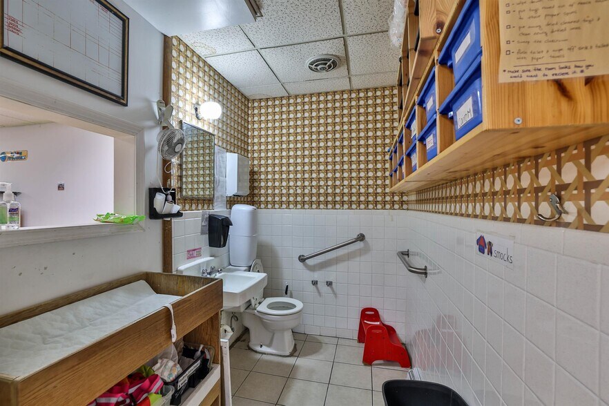 More Photos Of 2651 Highland Ave, Cincinnati Medical For Sale